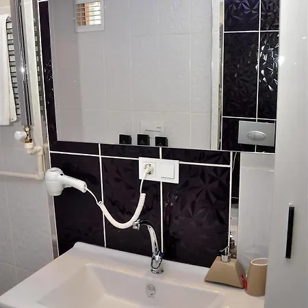 Otel Anit Park 3*