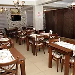 מלון Anit Park 3*